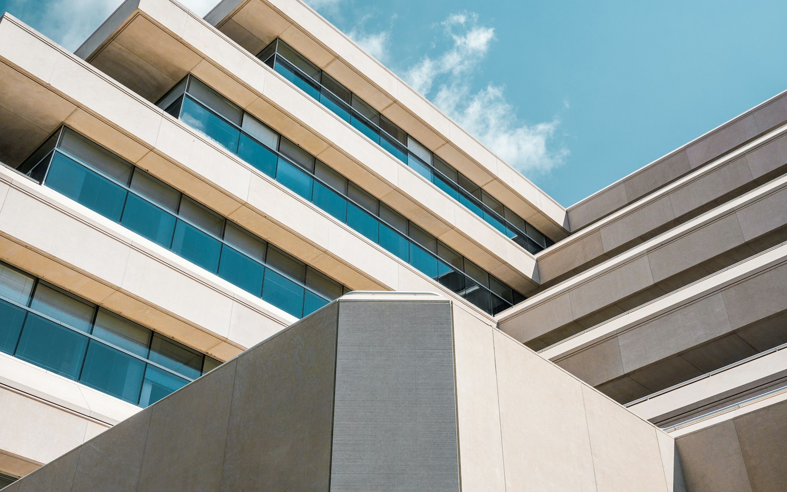 Larisel Group tarafından inşa edilen Larisel Park Alışveriş ve Yaşam Merkezi
